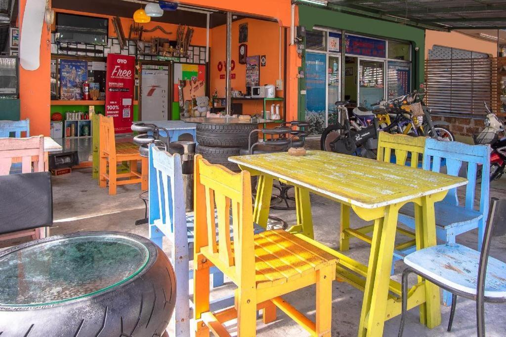 Oyo 586 I Hostel Phuket Dış mekan fotoğraf