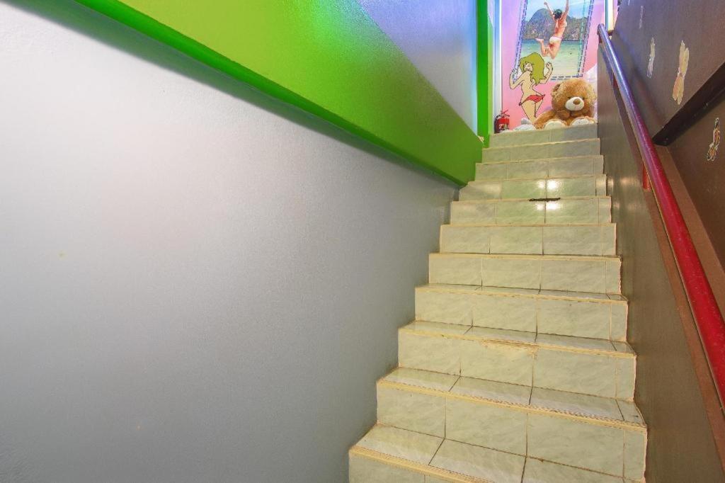 Oyo 586 I Hostel Phuket Dış mekan fotoğraf