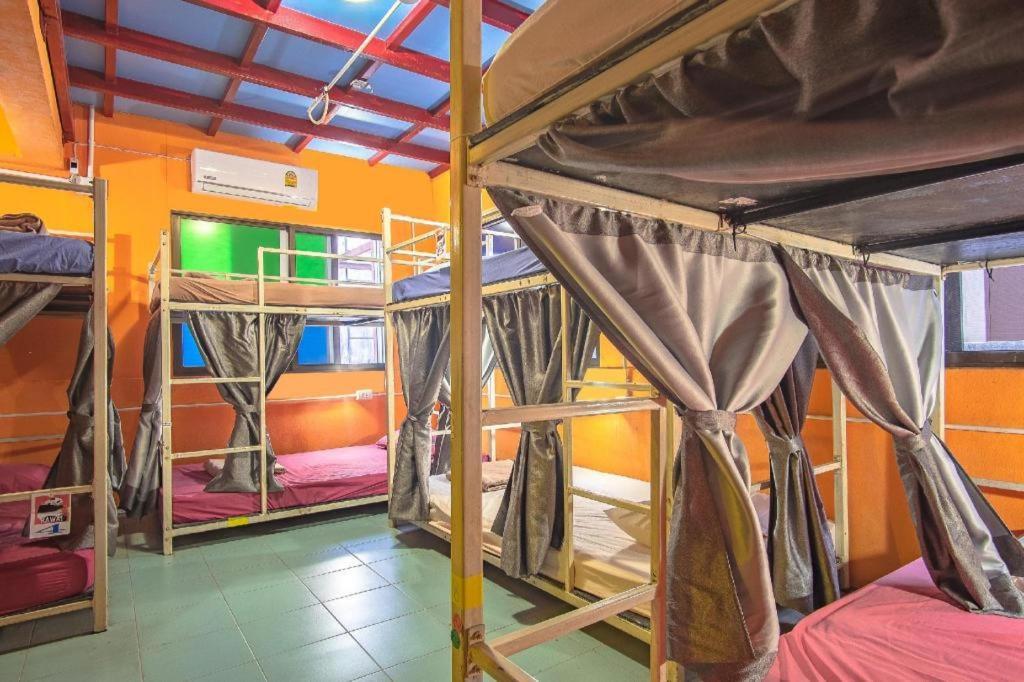 Oyo 586 I Hostel Phuket Dış mekan fotoğraf