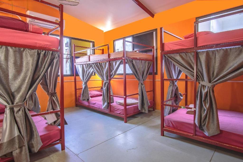 Oyo 586 I Hostel Phuket Dış mekan fotoğraf